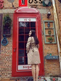 Mussgirl No.037 with her phone booth(1)